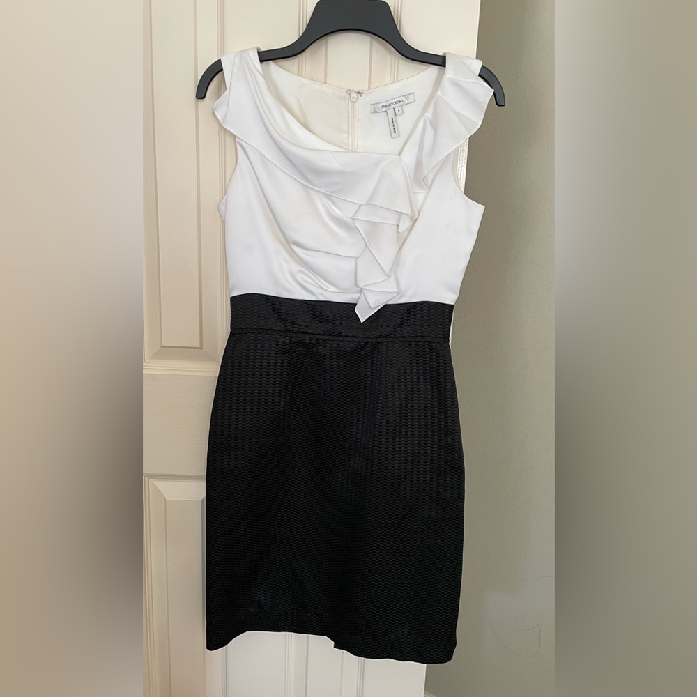 Black and white Max & Cleo size 4